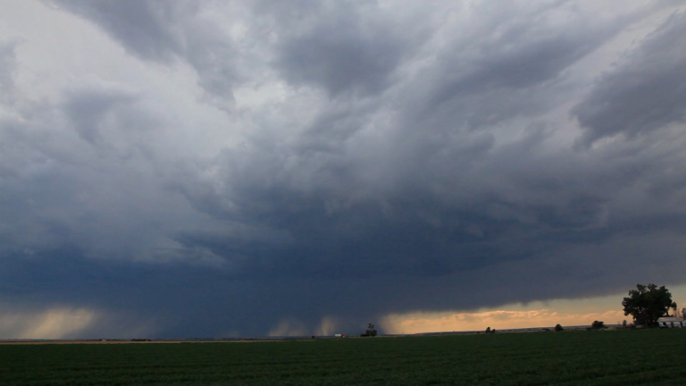 Photographing Storms: Learn the Basicsproduct featured image thumbnail.