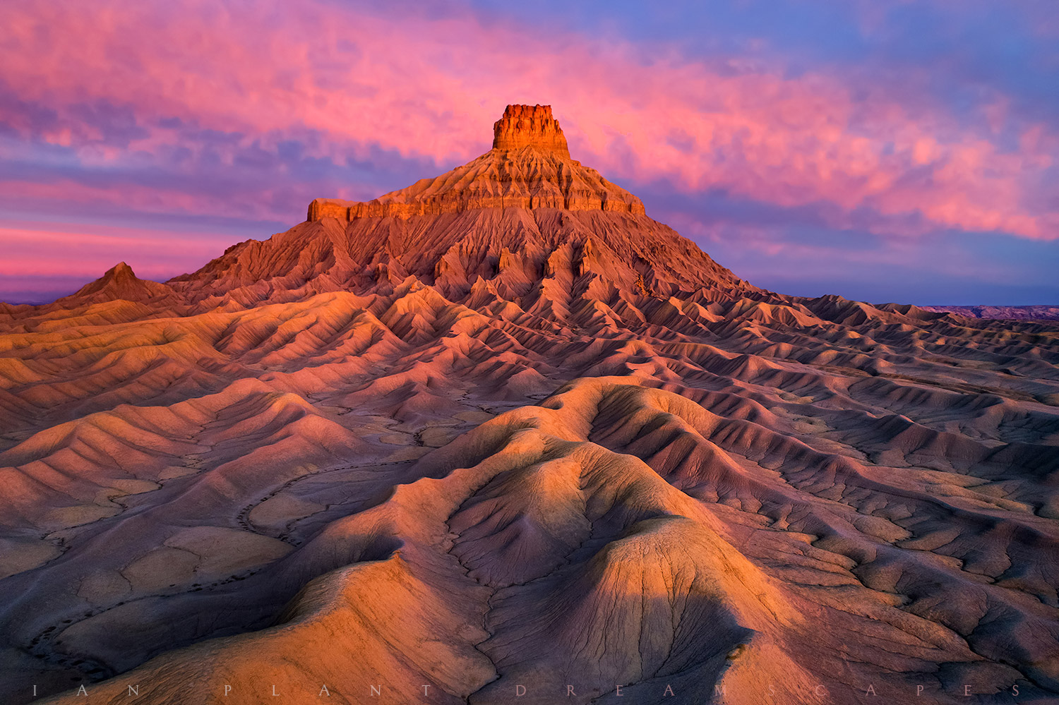 Behind the Shot: Caineville Badlands, Utah | Outdoor Photography Guide