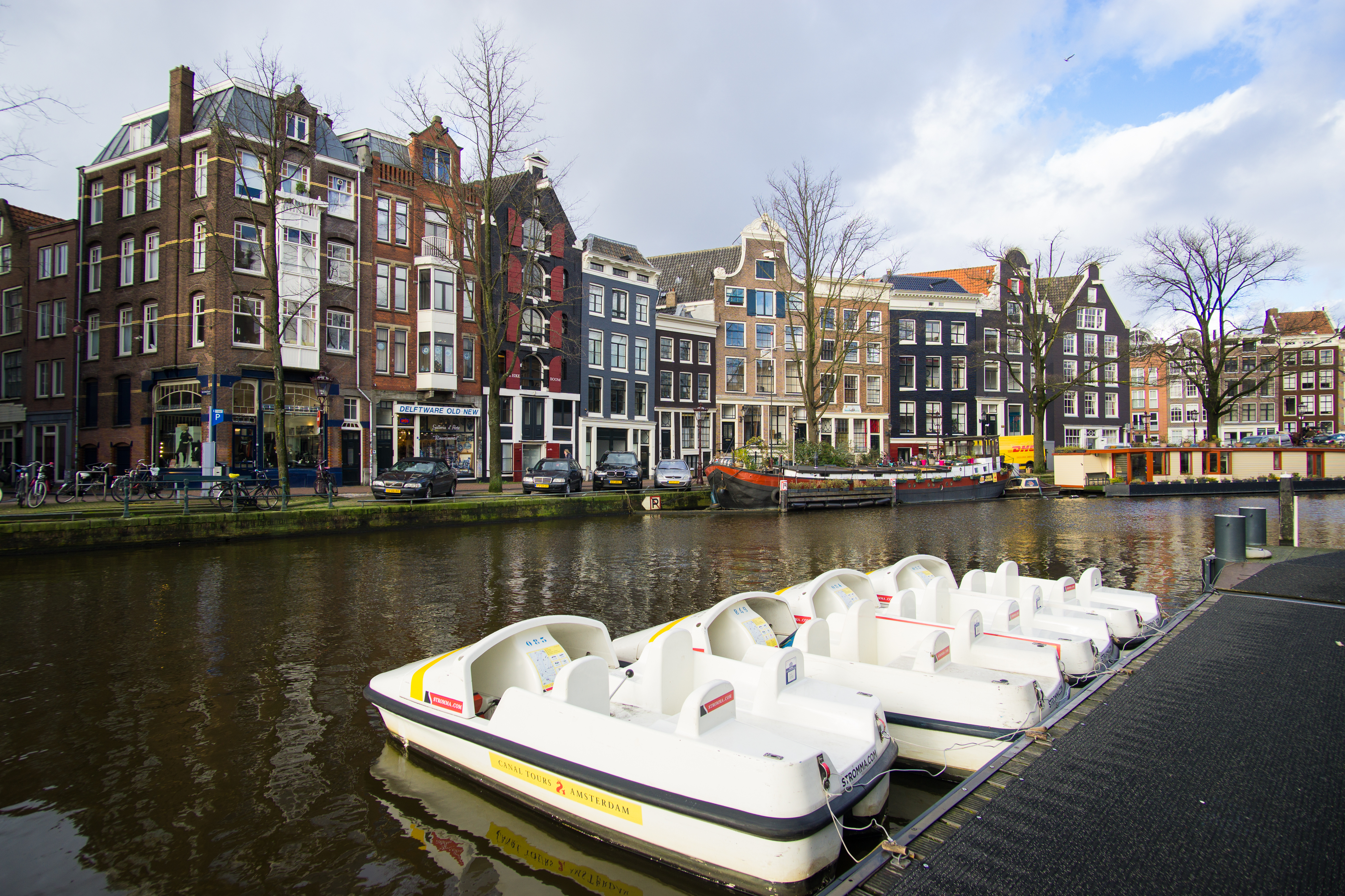 Better Travel - Boats in Amsterdam
