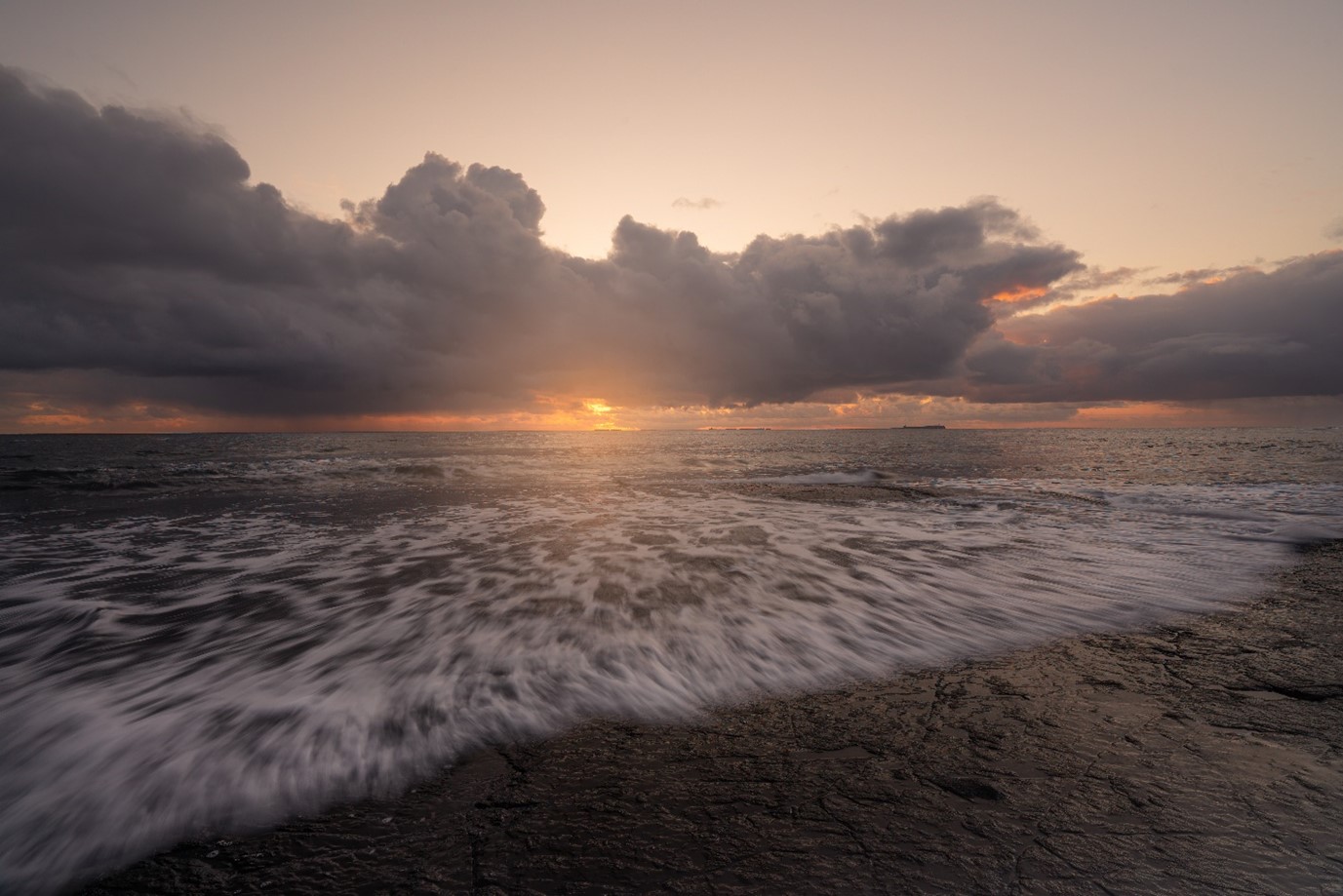 Mastering The Art Of Seascape Photography (Tips and Tricks for Stunning ...