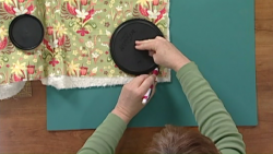 Tracing a plate to make a circle on fabric