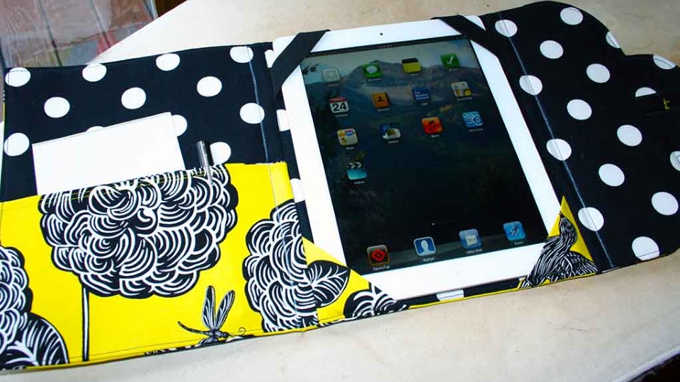 Polka dot iPad cover