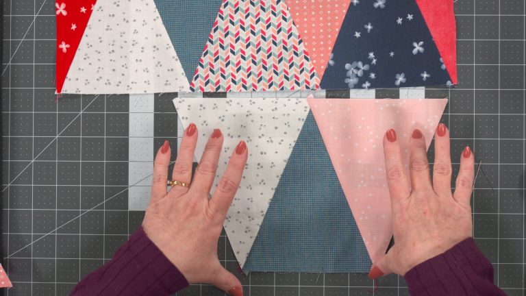 Piecing together triangle fabric pieces