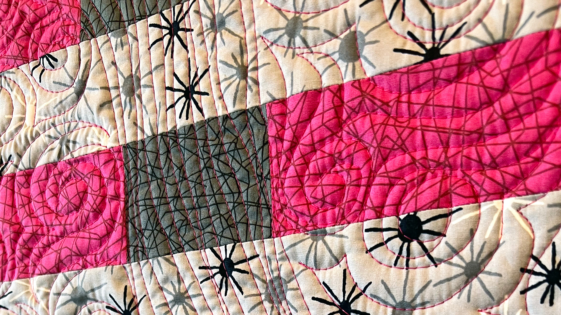Free Quilt Pattern - Modern Runner Quilted 3 Ways