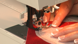 Sewing applique with a sewing machine