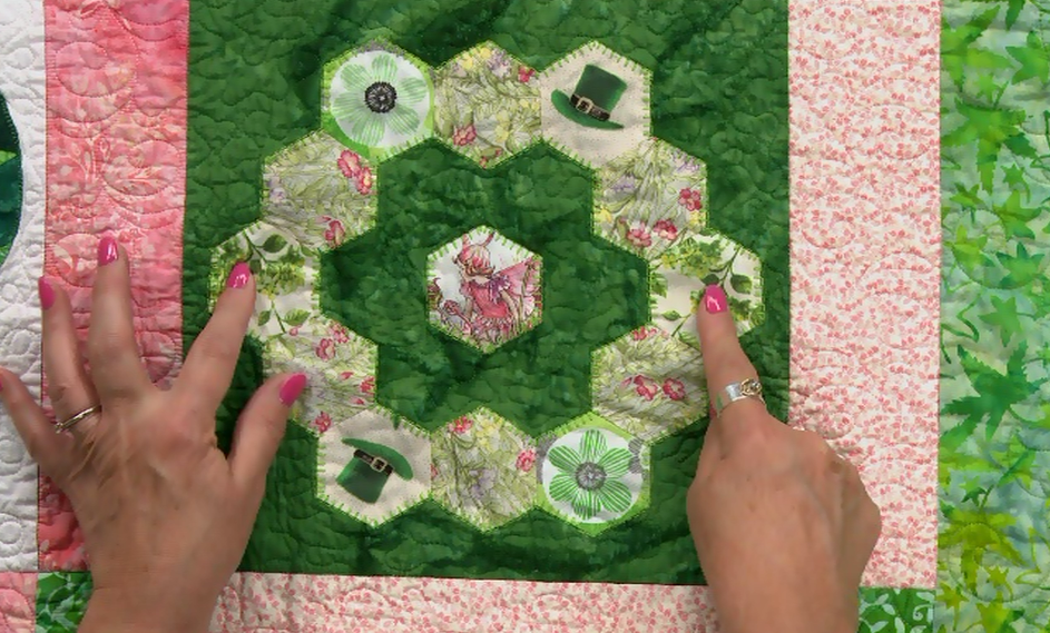 Wreath pattern quilt