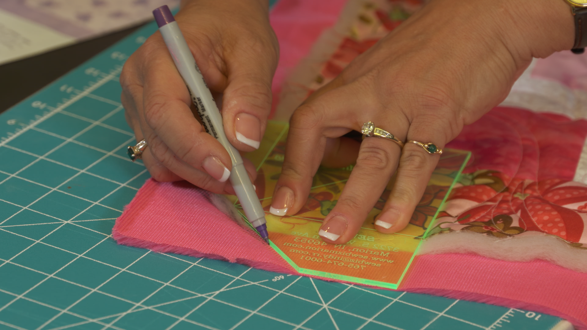 Marking a corner angle on fabric