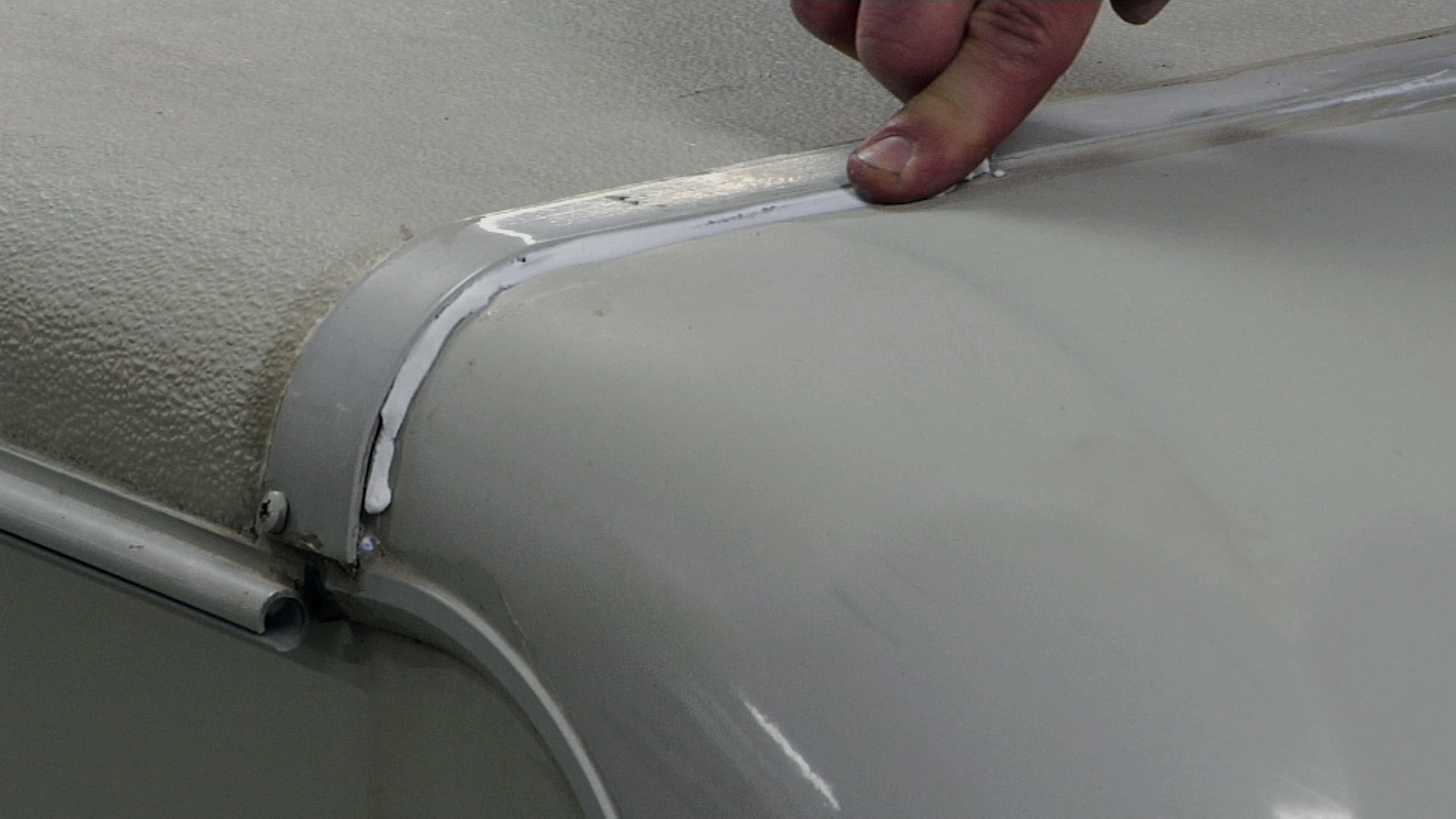 RV Roof Repair: Seal a Front Cap with Outdoor Silicone