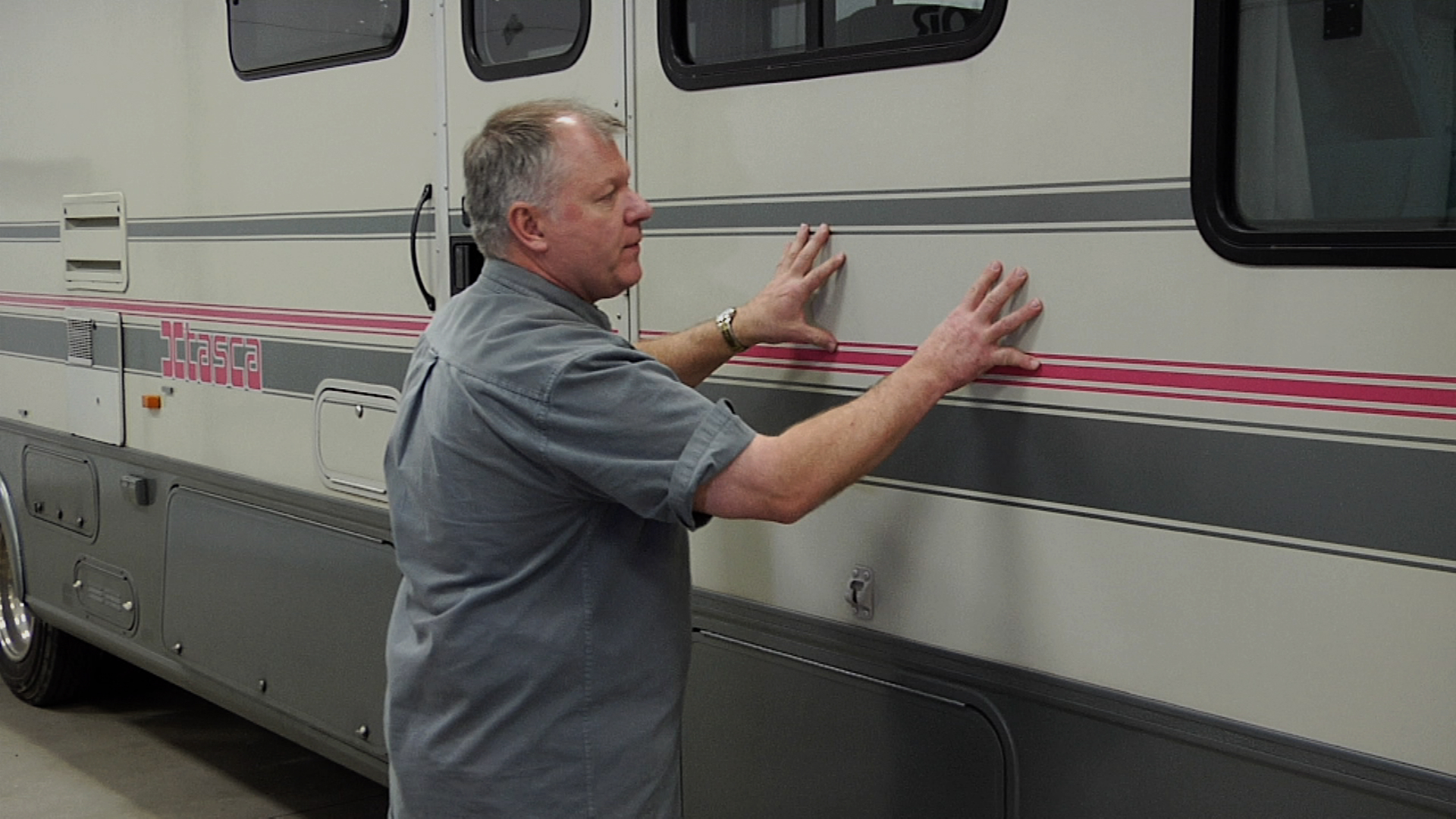 Buying a Used RV: Inspecting the Exterior