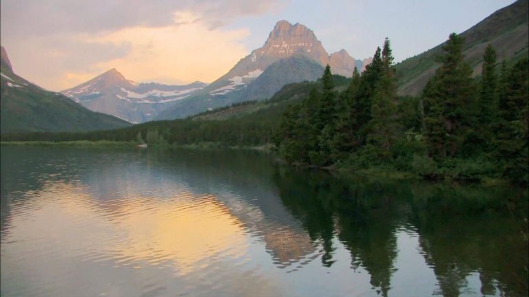 Glacier National Park: Crown of the Continentproduct featured image thumbnail.