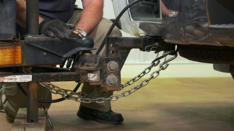 Properly Attaching Trailer Hitch Safety Chainsproduct featured image thumbnail.