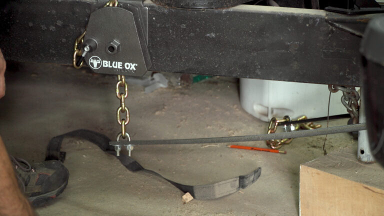 Setting Up an Anti Sway Hitch to Steady Your Tow Trailerproduct featured image thumbnail.
