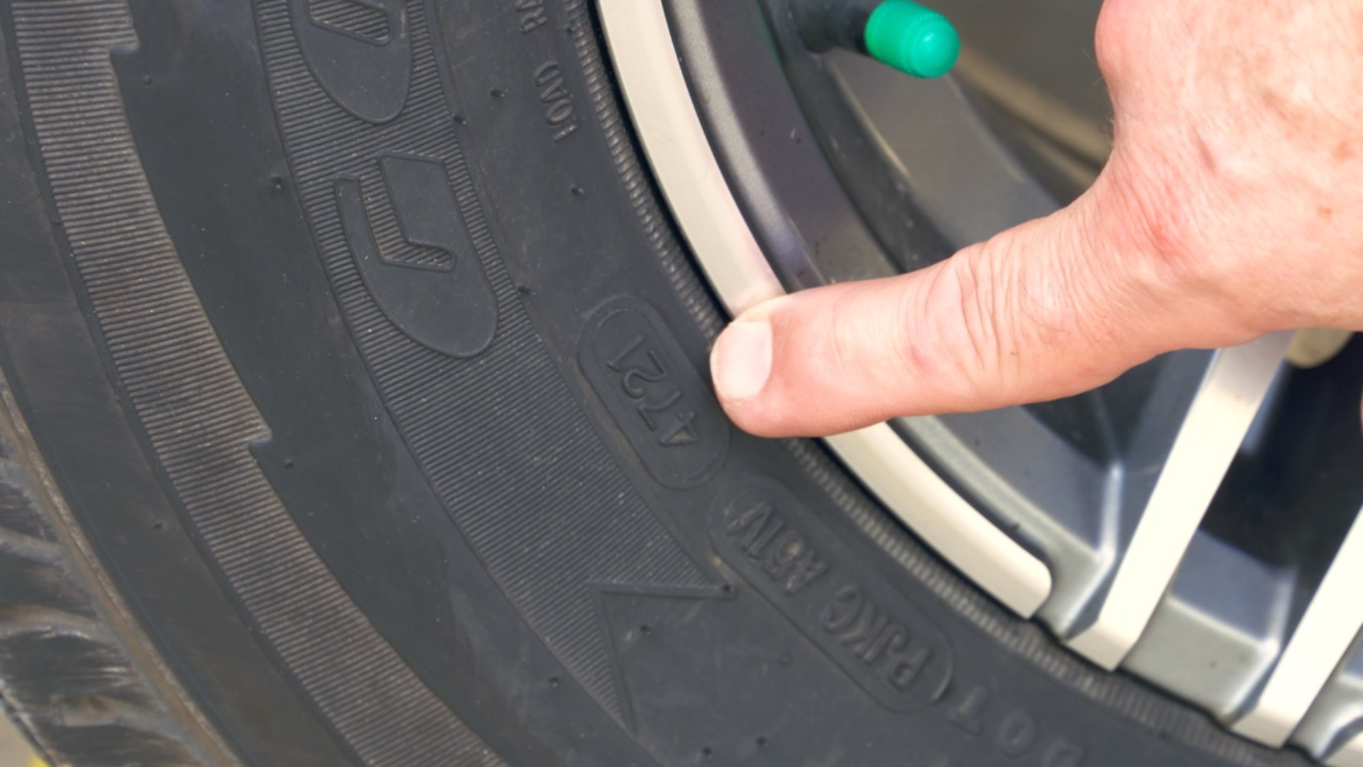 Tires: Maintenance, Pressure & Warning Signs
