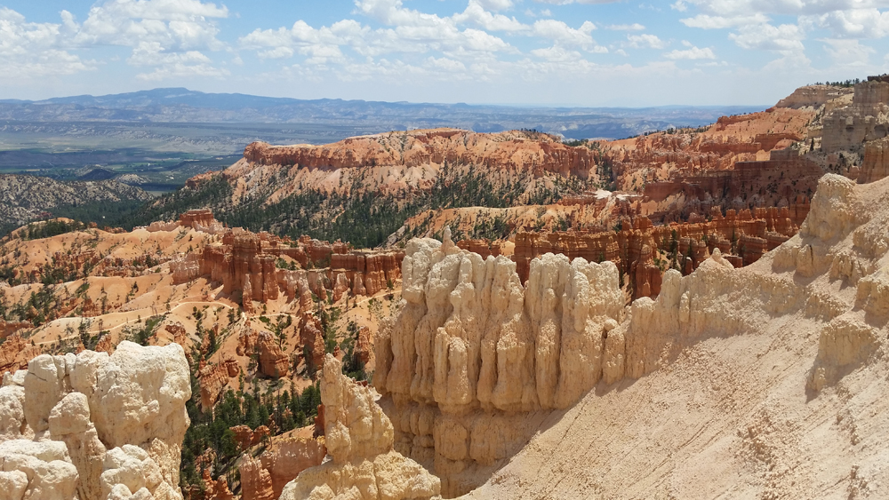 On the Road with Sue: Bryce Canyon National Parkarticle featured image thumbnail.