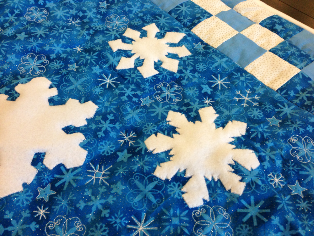 Snowflake quilted wall hanging