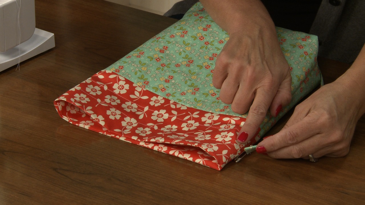 How to Make a Drawstring Bag Spotlight Project Sewing Video