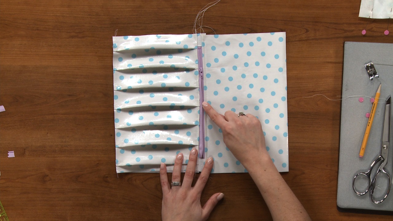 How to Make a Clutch From Oilcloth