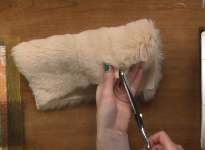 Cutting fur fabric