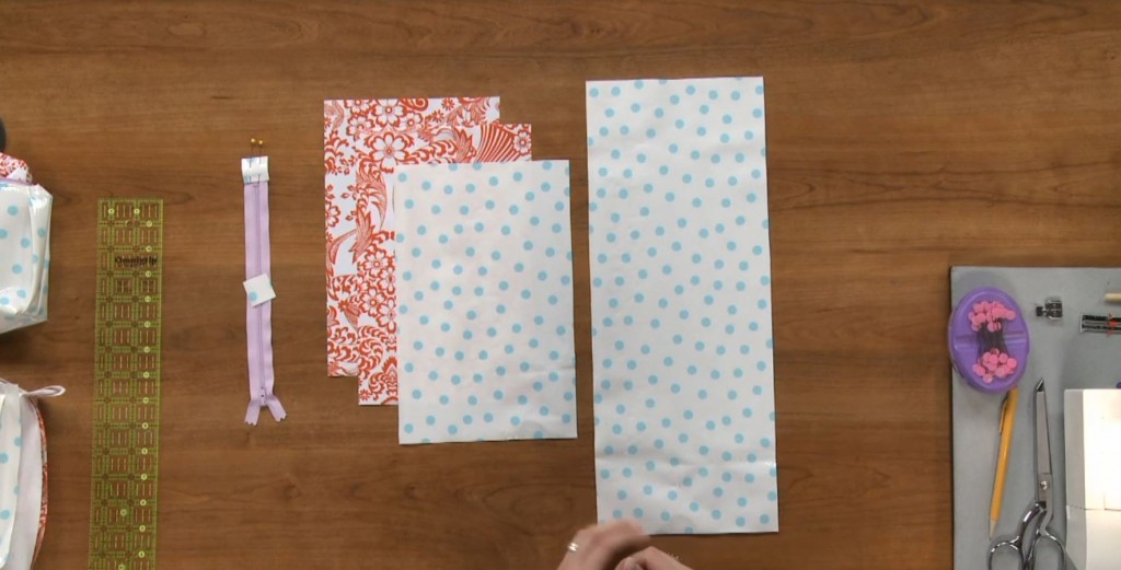 Pieces of fabric and a zipper