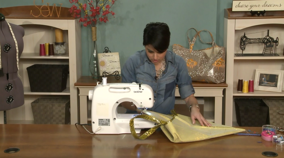 Sewing handles to a tote bag