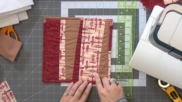Sewing a decorative hot pad