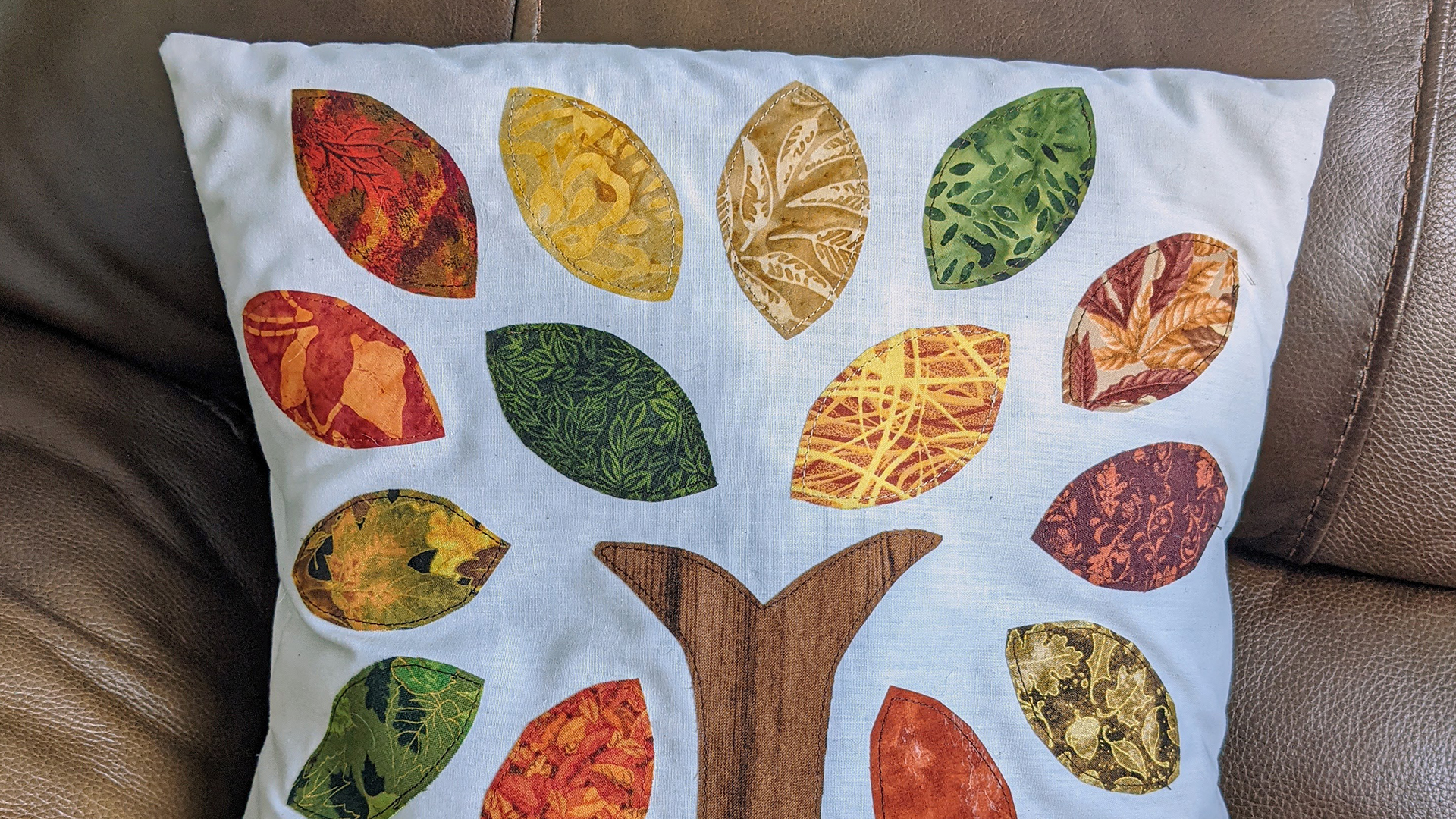 Free Sewing Pattern - Applique Leaves Pillow