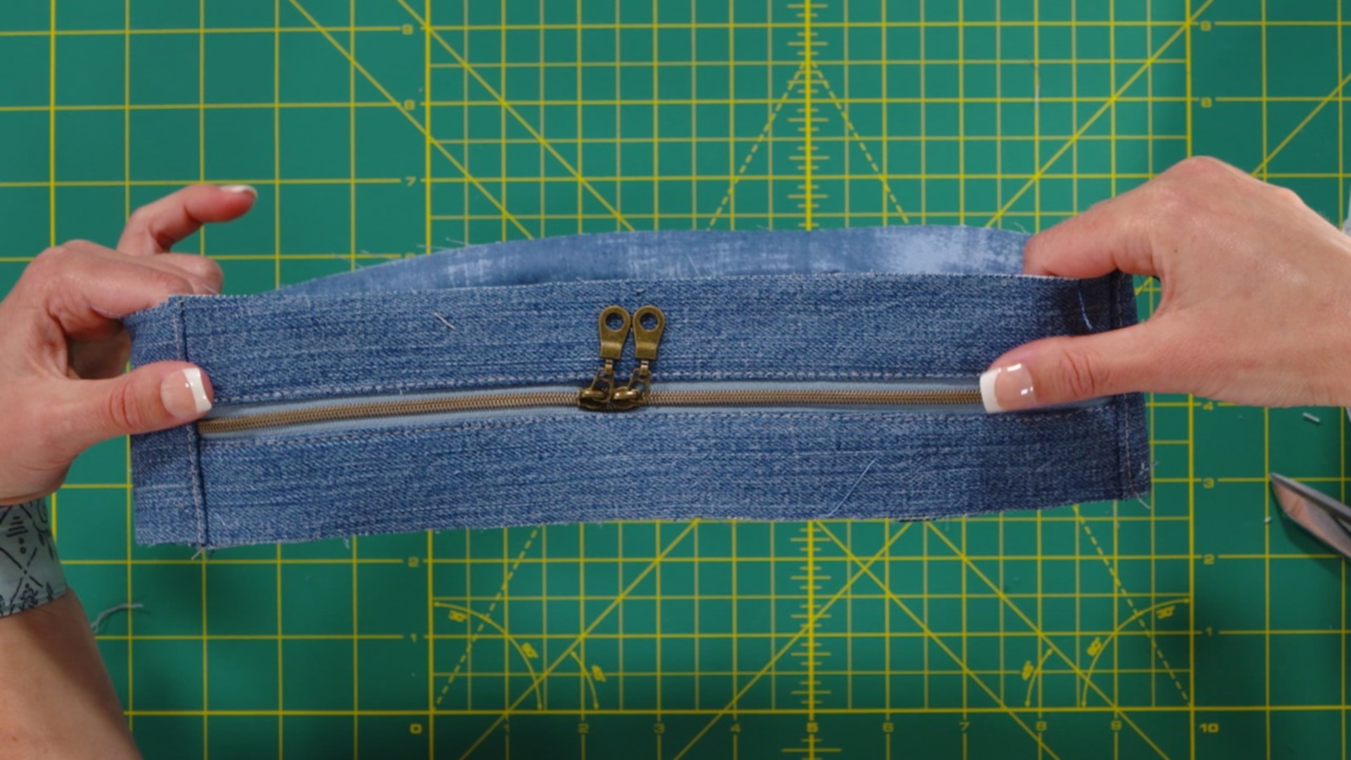 Zipper Panel & Gusset