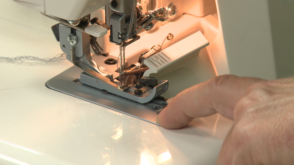 Sewing machine foot