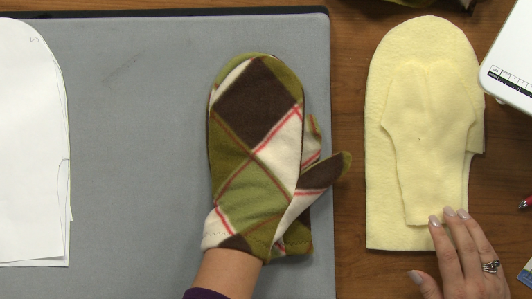 How to Make Mittens Using Fleece product featured image thumbnail.