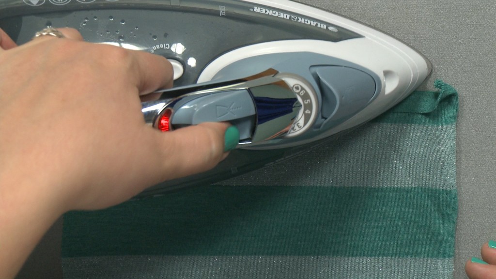 Ironing knit fabric