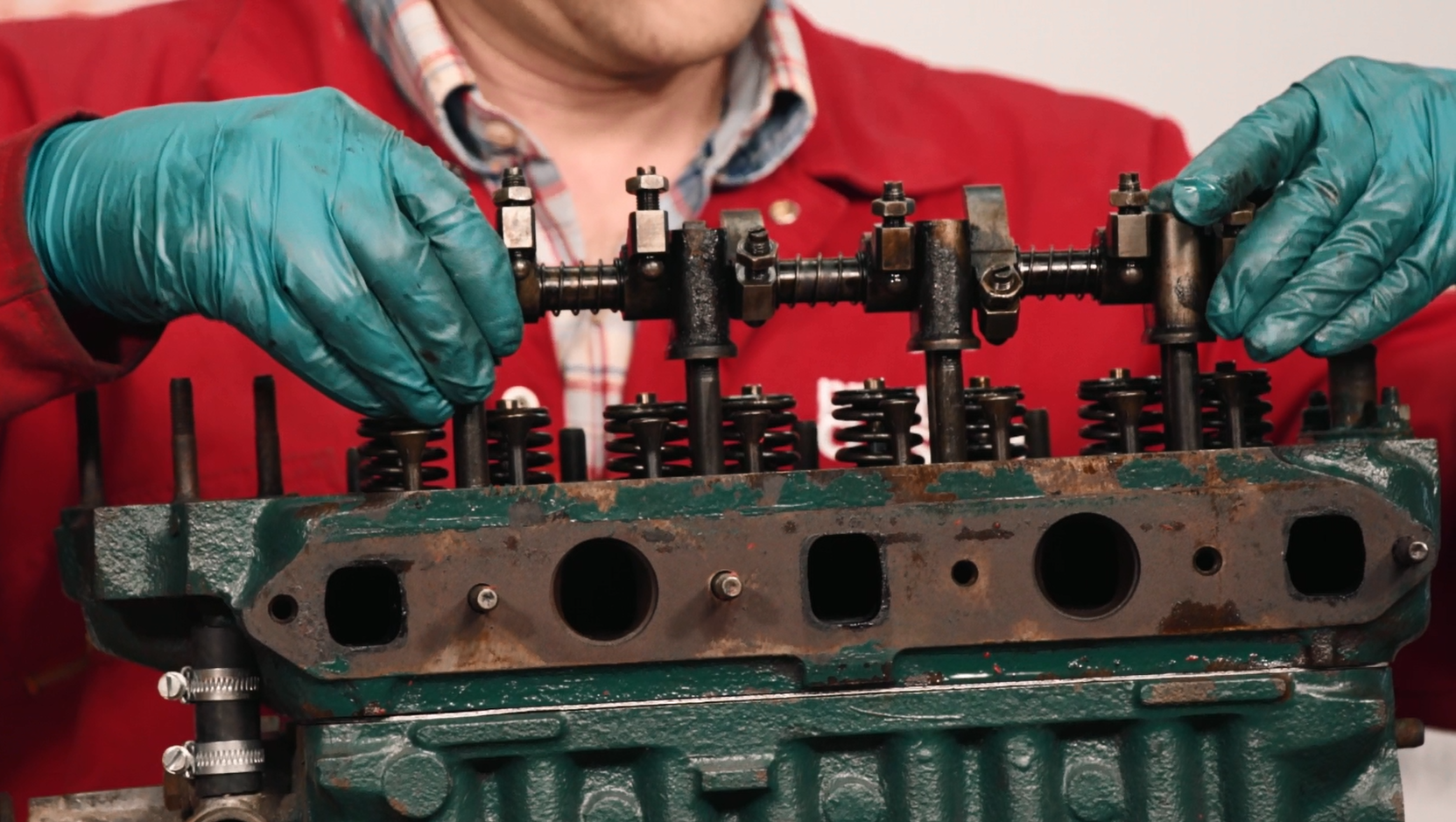 How to Rebuild an Overhead Valve Head and Fit With New Gasket