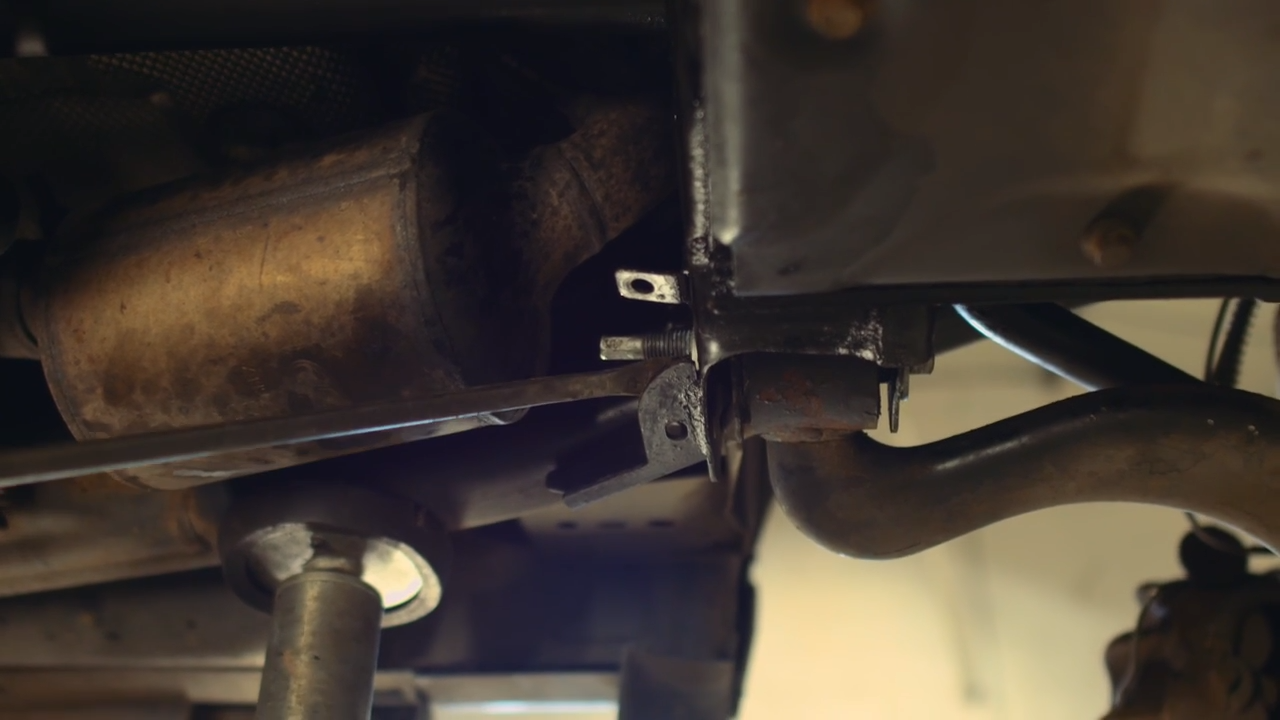 How to Replace the Front Lower Suspension Wishbone Arms on a