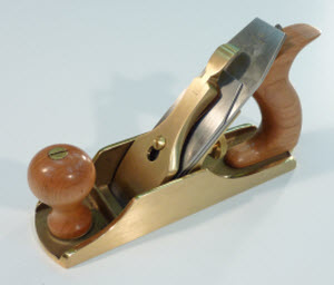 Reviewing the Lie-Nielsen Bronze No. 4 Bench Plane