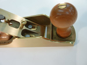 Reviewing the Lie-Nielsen Bronze No. 4 Bench Plane
