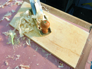 Reviewing the Lie-Nielsen Bronze No. 4 Bench Plane