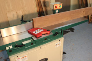 Reviewing the Grizzly 8 Jointer