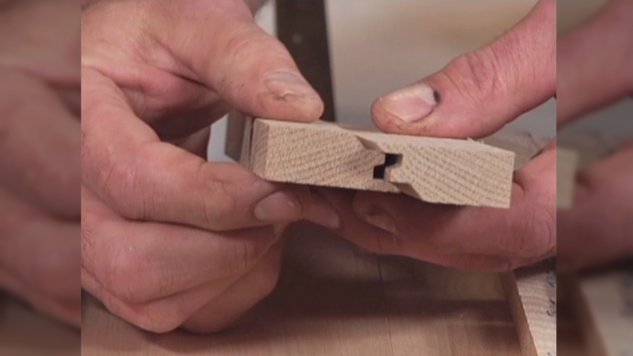 Cutting a Lock Miter Joint