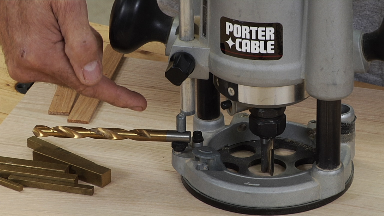 Using a Plunge Router: Setting Bit Depth