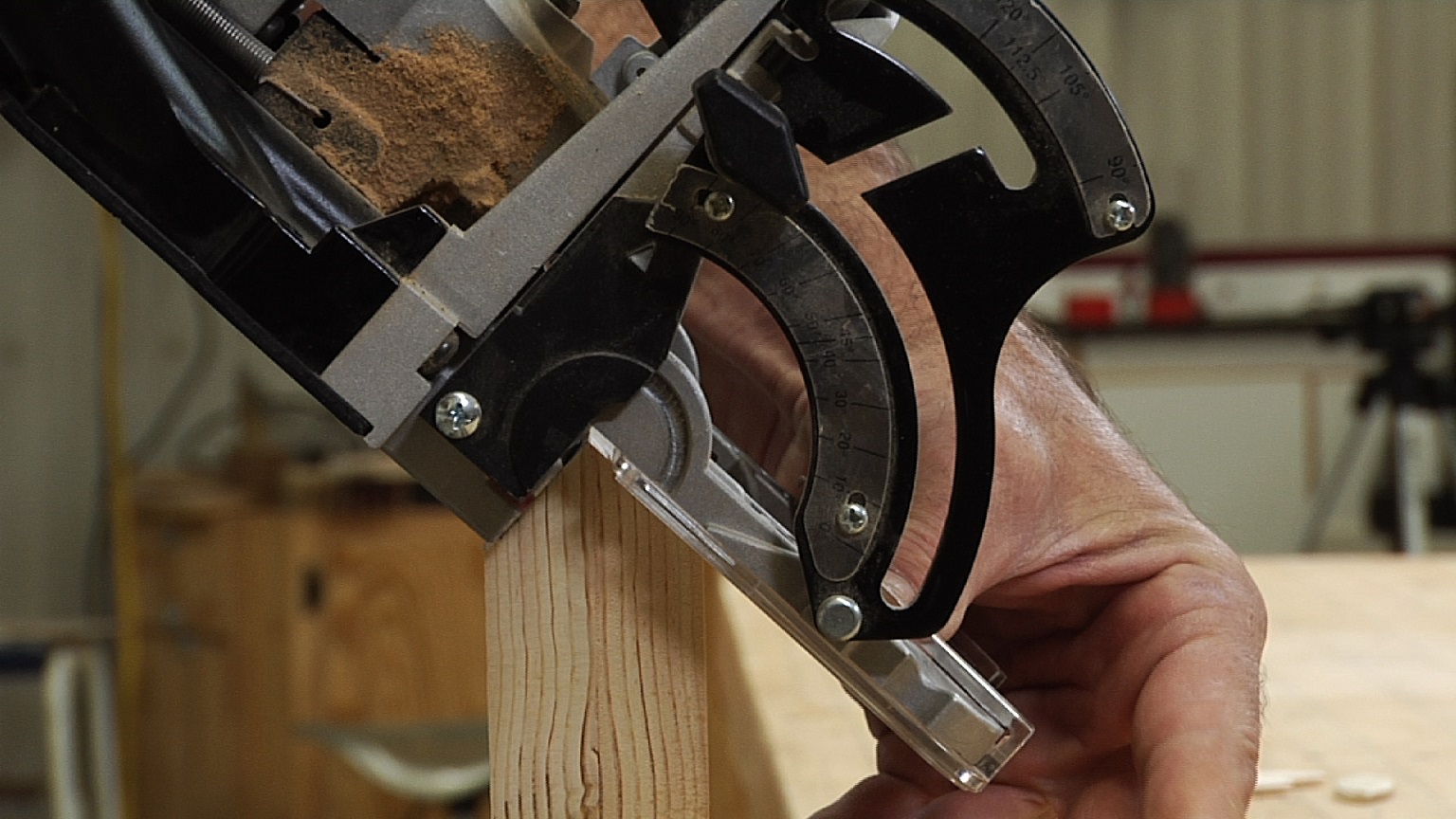 Using a Biscuit Joiner: Reinforcing a Miter product featured image thumbnail.