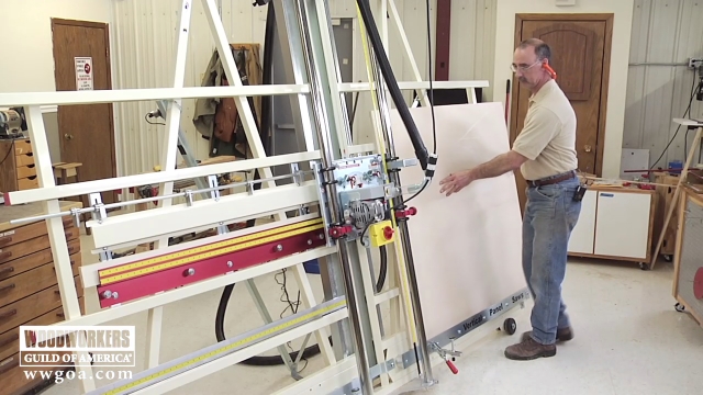 Versatility of a Panel Saw and Router Machine Combo