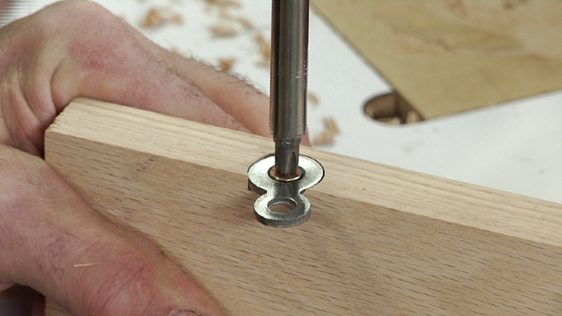 Using Figure 8 Table Top Fasteners