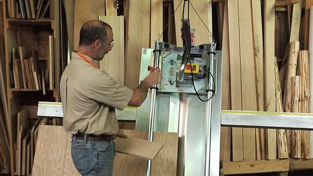Using a Vertical Panel Saw (Panel Pro)