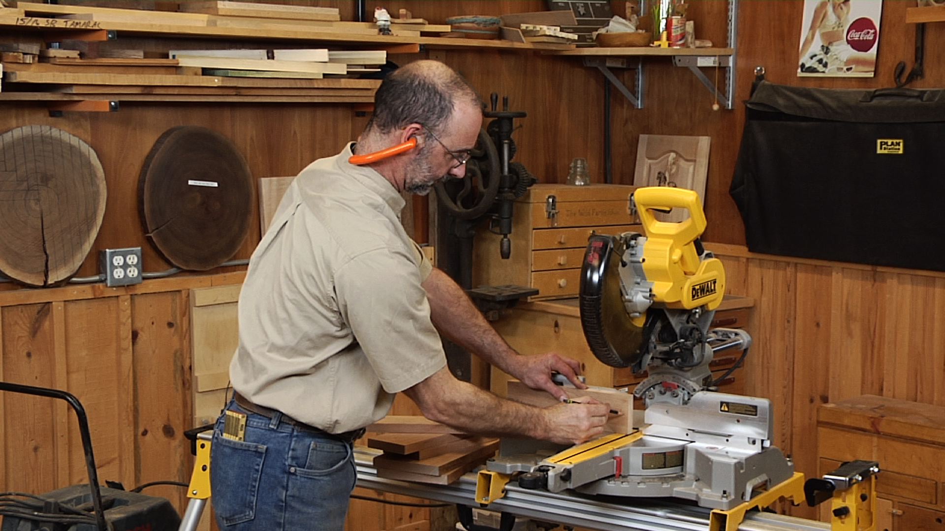 How to Set Up a Compound Miter Saw