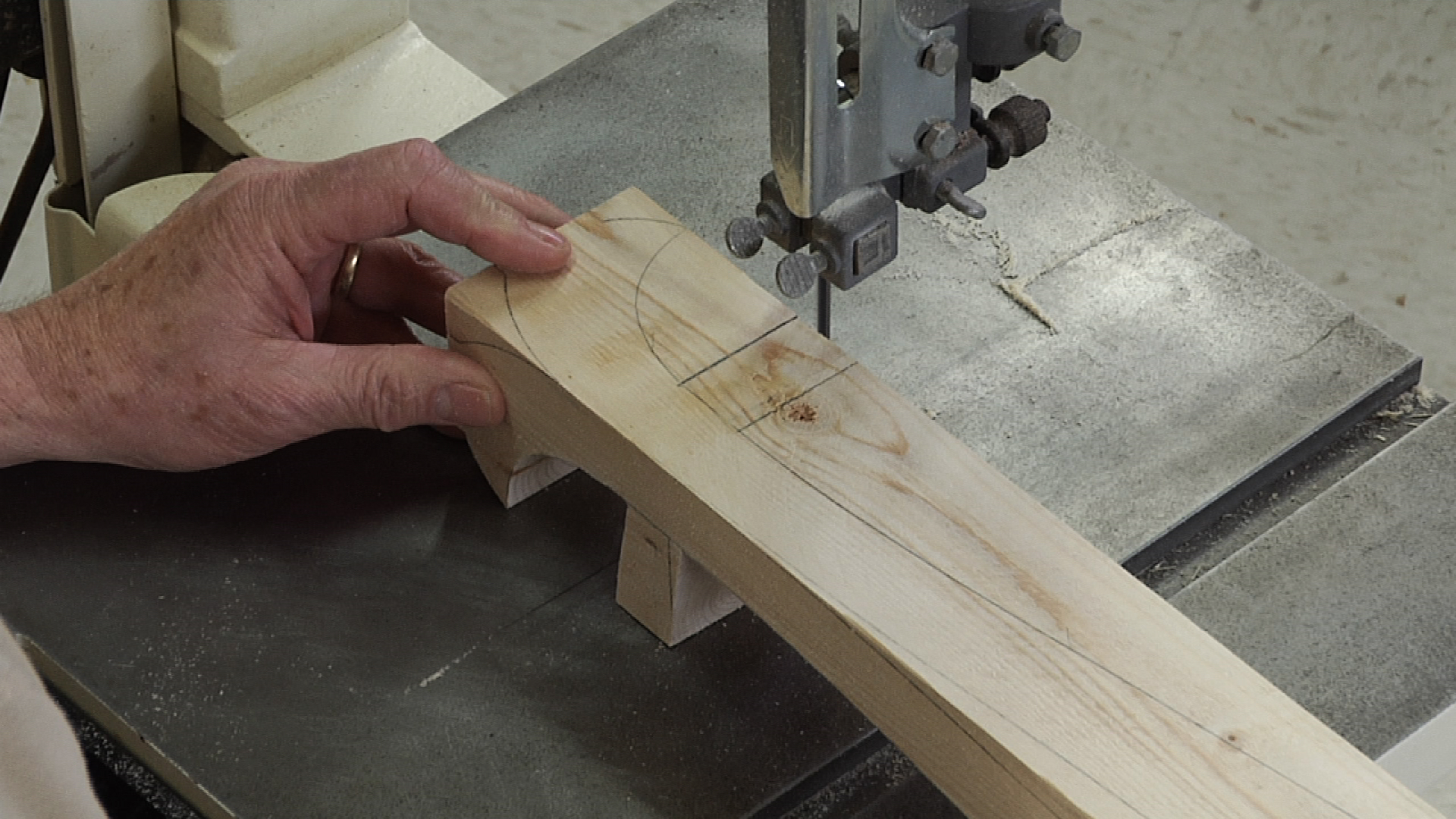 How to Build Cabriole Legs | Woodworkers Guild of America