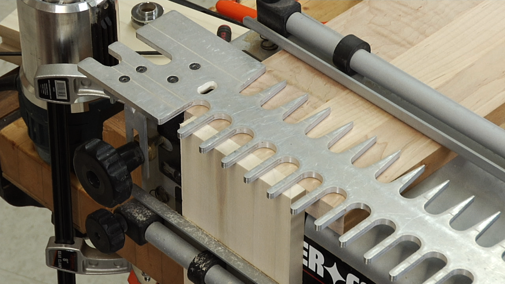 Porter Cable Dovetail Jig: Setting Up For Through Dovetails product featured image thumbnail.