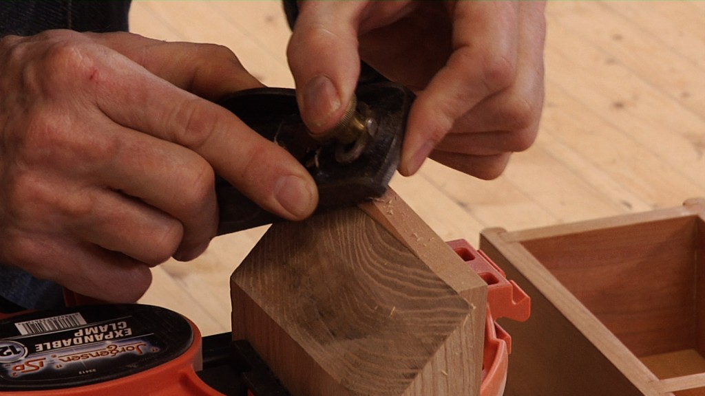 Making an angle on wood