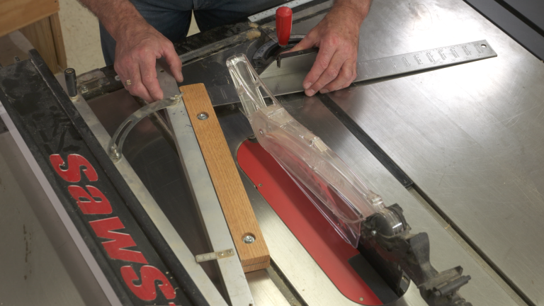 Setting up a table saw taper jig