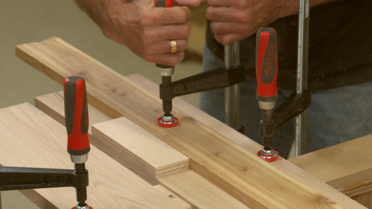 Jointing boards with a router