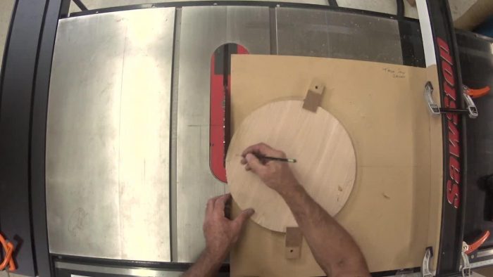 Cutting wooden circles