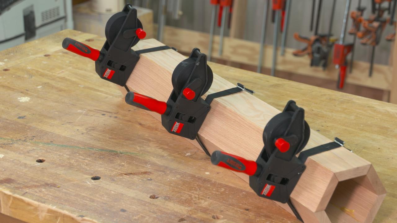 Clamps around wood